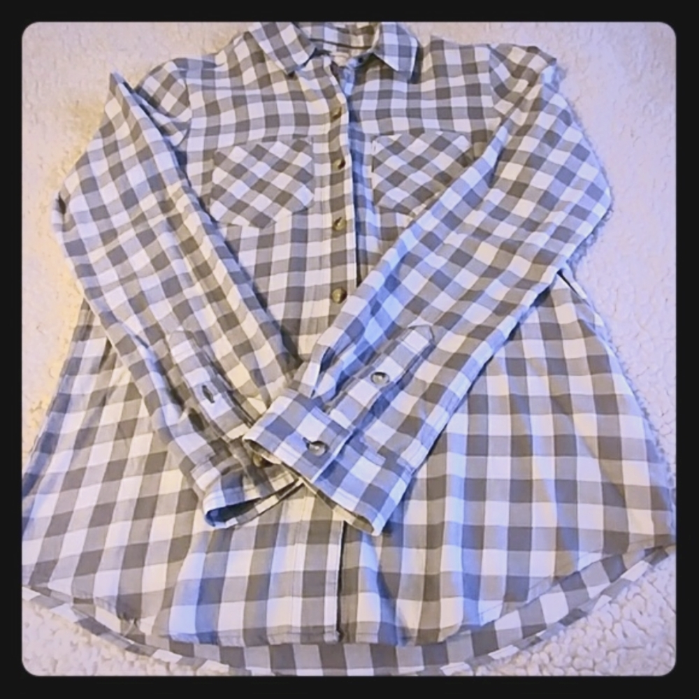 So checkered gray and white flannel button up - Women's Small